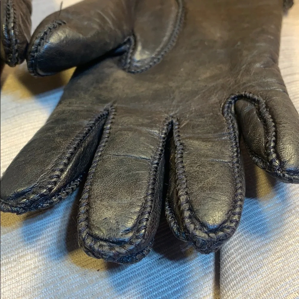 Leather gloves w/fur lining preloved